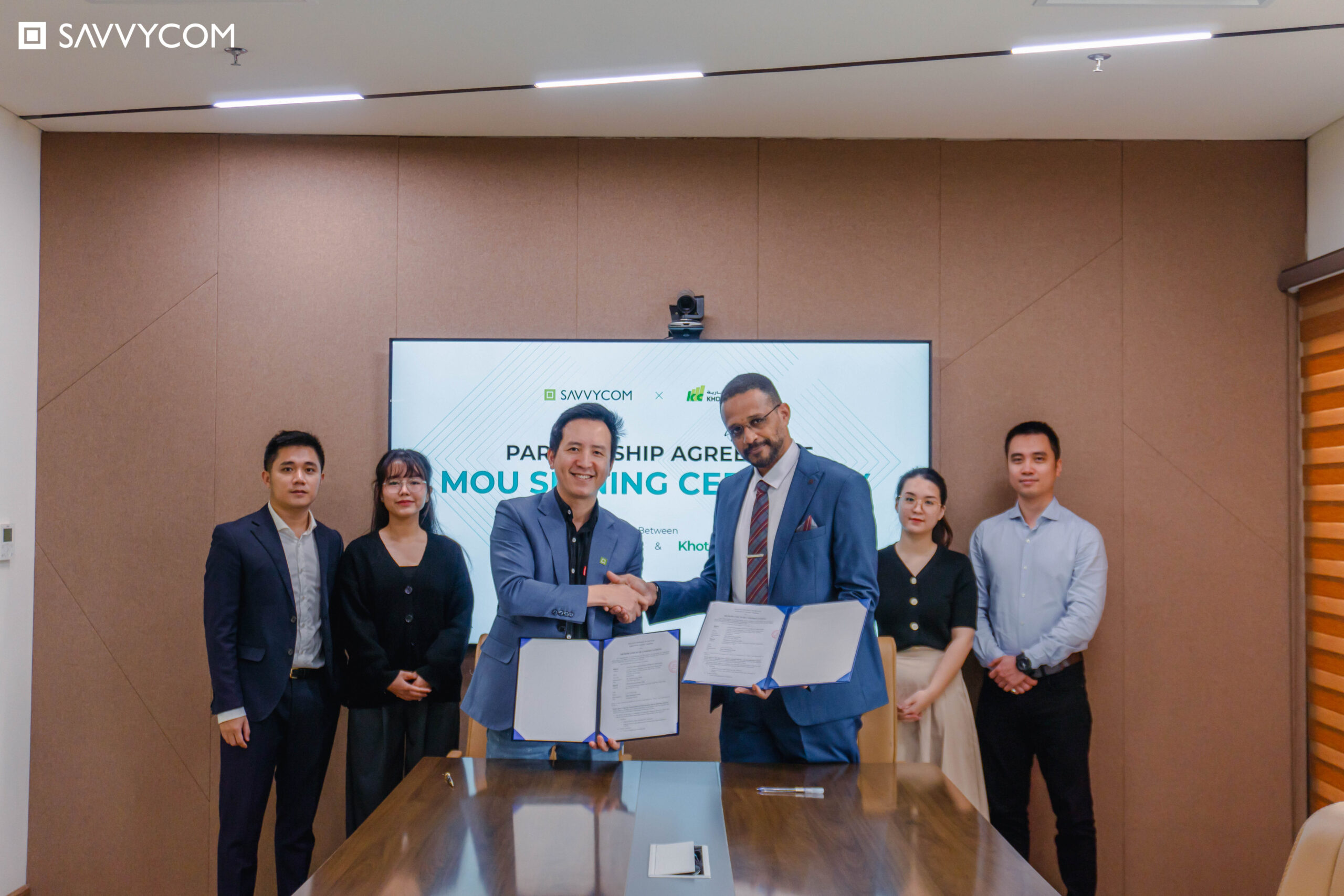 Savvycom Khotawat partnership signing